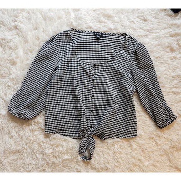 A Byer Women’s Plaid Crop Top size L - Picture 1 of 6